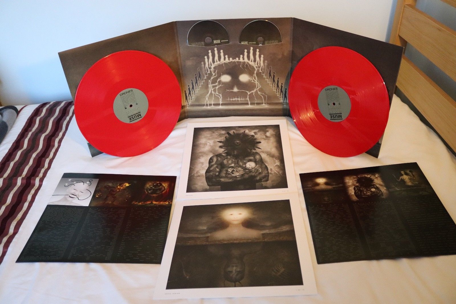 Muse - Drones (Vinyle Rouge + CD - TriFold Edition Deluxe