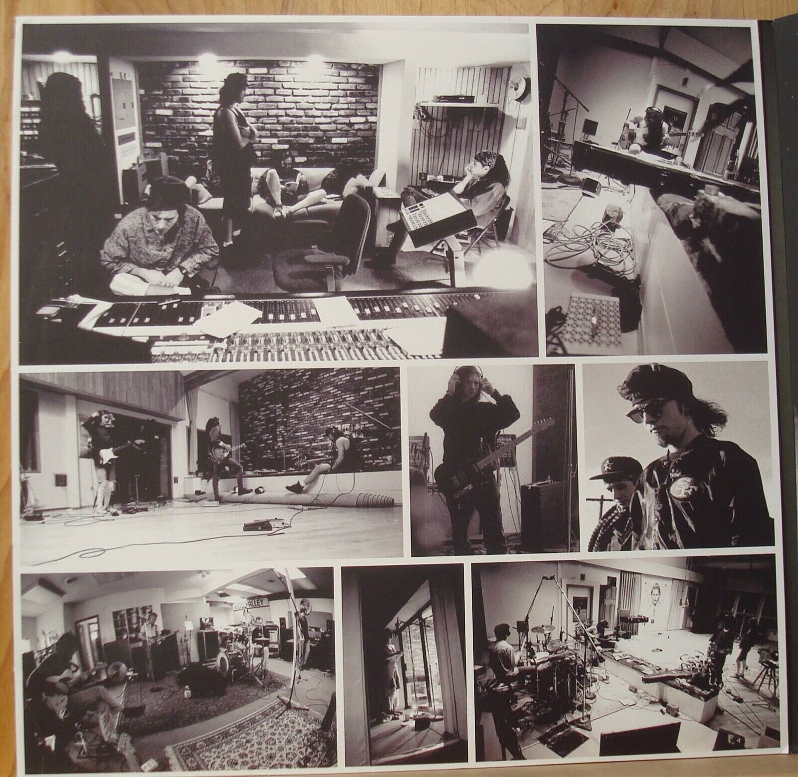 Pearl Jam Rearviewmirror Greatest Hits 19912003 2004 oystakk